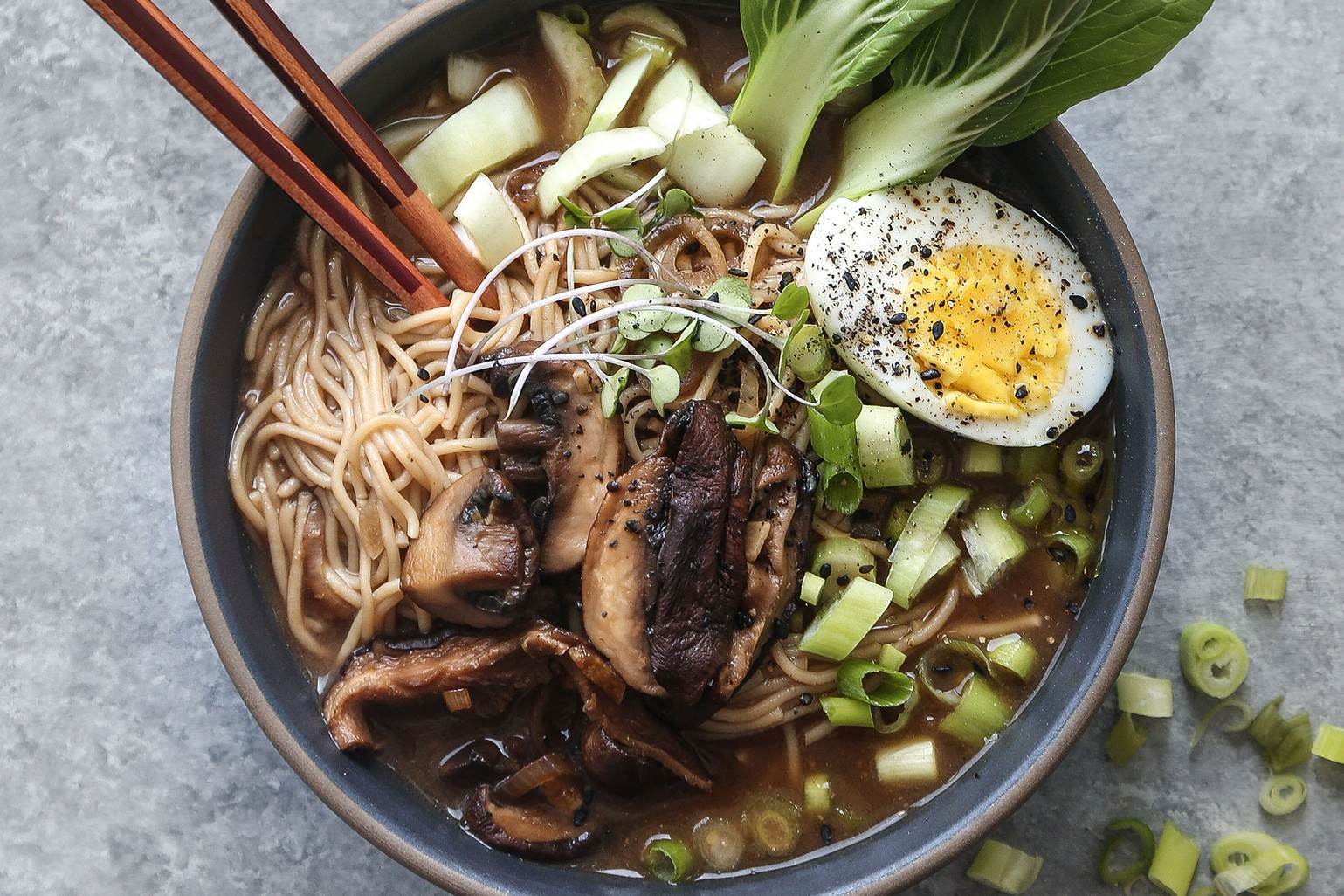 miso-ramen-soup-with-button-mushrooms-recipe